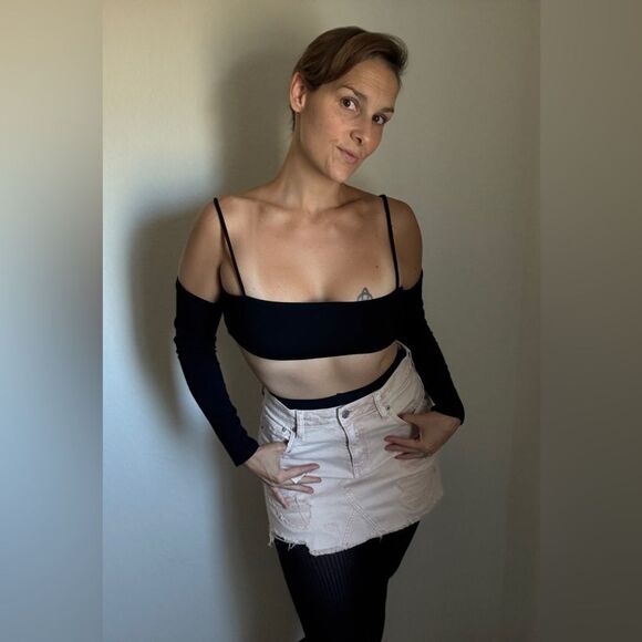 Forever 21 Crop Top NEW Black Long Sleeve Large Stretchy - Picture 2 of 11